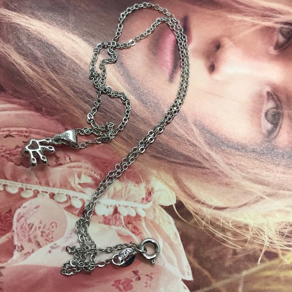Silver Paw 🐾 Necklace - Picture 3 of 3